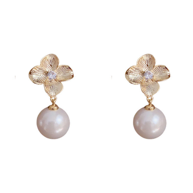 Minority Fashion High-grade Metal Petals Faux Pearl Earrings