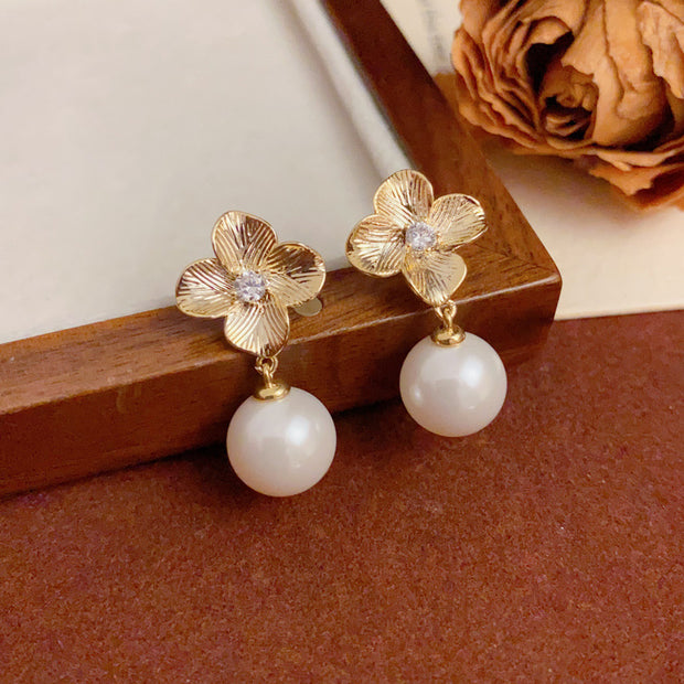 Minority Fashion High-grade Metal Petals Faux Pearl Earrings